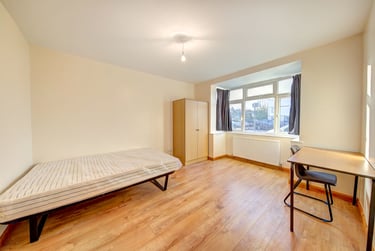 5 bed house, Horace road, Near university, Kingston, KT12SL - Image 4
